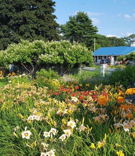 Colonial Gables Grounds