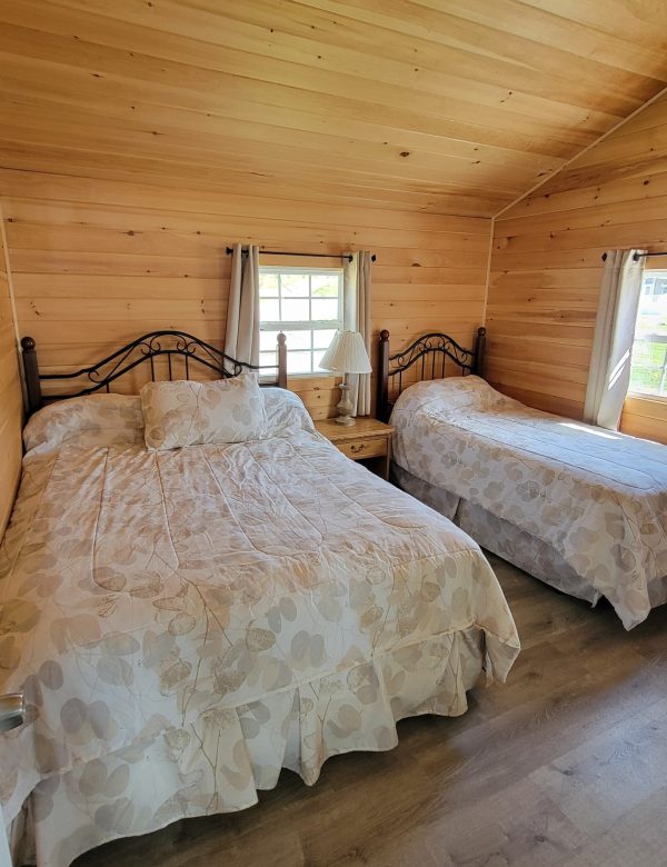 Two Bedroom Cottage with 2 Queens and 2 Twins