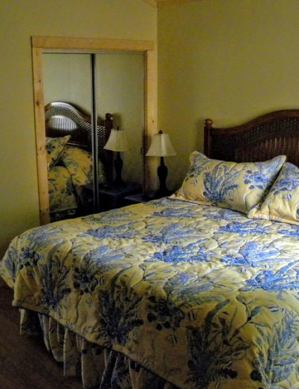 Two Bedroom Cottage with a King, Double Queens and Kitchen